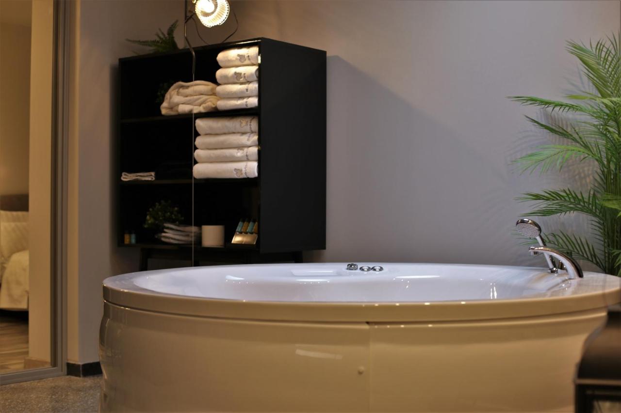 Rooster Suites Atenas Exterior foto